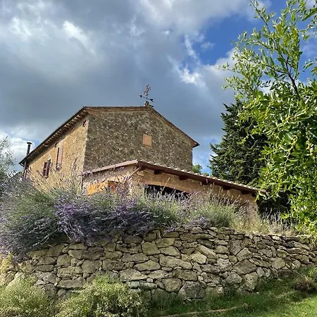 Agroturismo La Nocciolaia *