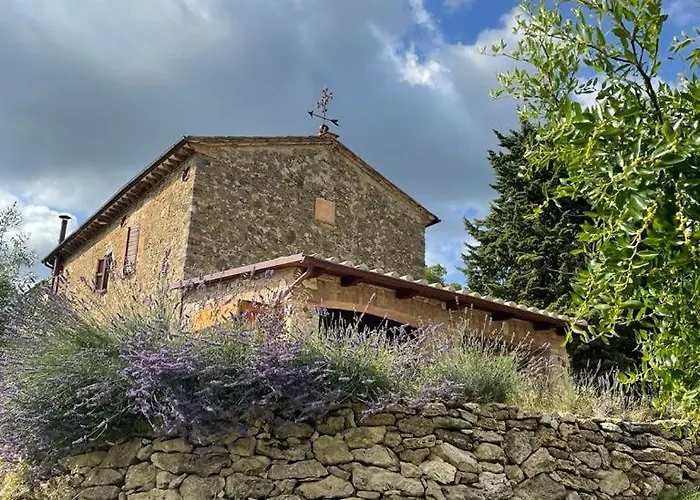 Farm stay La Nocciolaia *