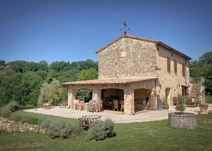 La Nocciolaia Farm stay *