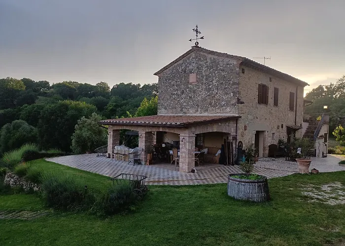La Nocciolaia Farm stay *